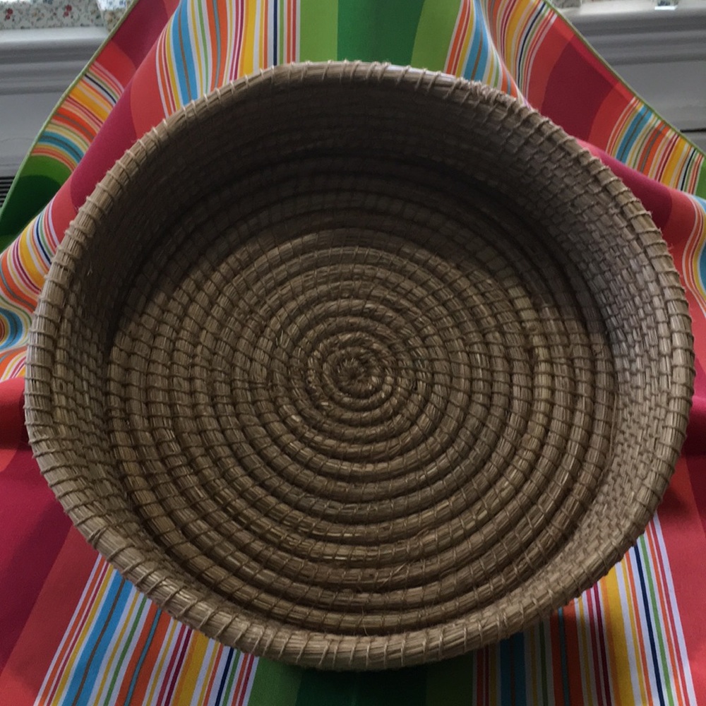 Vintage Handmade Large Round Basket.
